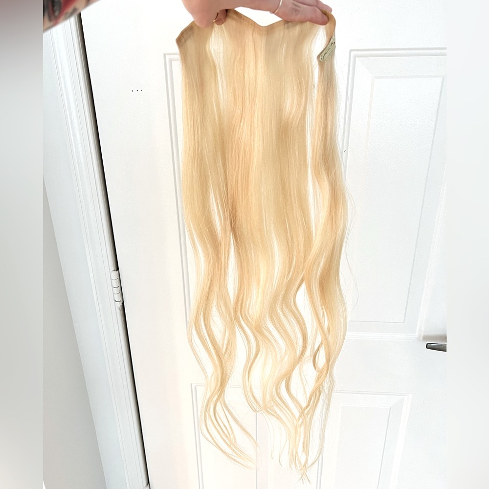 BELLAMI SILK SEAM 65G 26" VOLUMIZING WEFT PLATINUM BLONDE